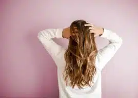 Trouver les soins capillaires adaptés à votre type de cheveux